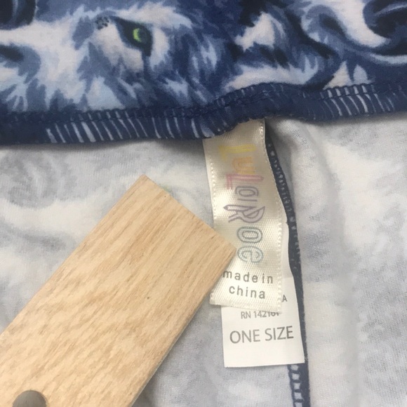 Lularoe one size wolves leggings - Picture 5 of 8